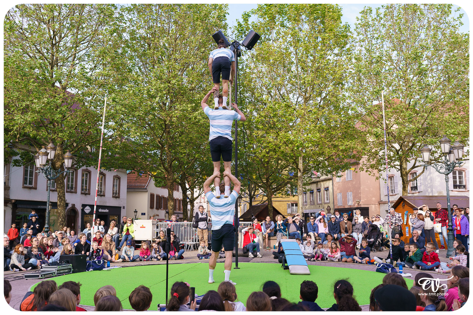 LEAGUE AND LEGEND (15FEET6)